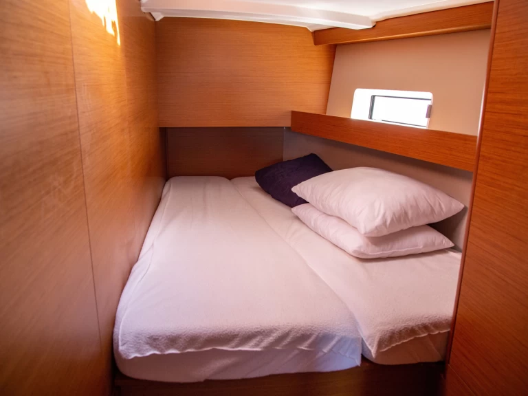 Alquiler de embarcaciones Jeanneau Sun Odyssey 490 enBenítses en Samboat