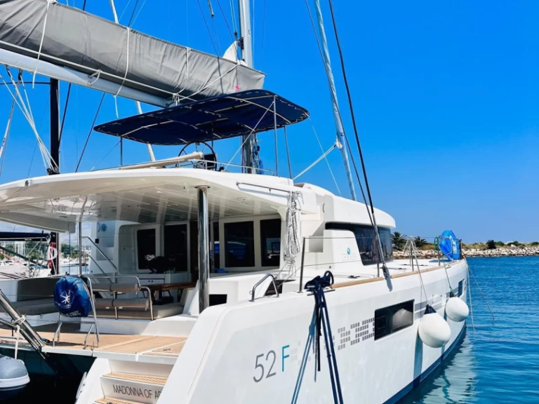 Catamarán para alquilar Split al mejor precio