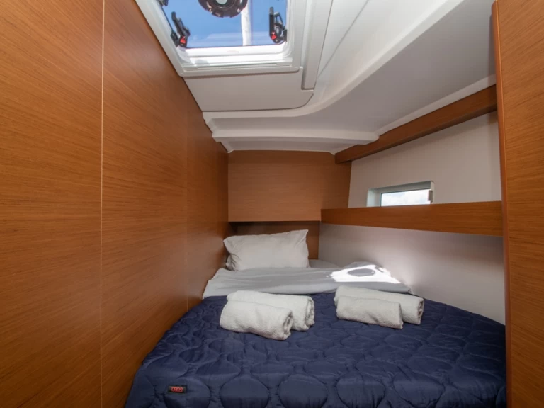 Alquiler Velero Jeanneau con o sin  título de navegación