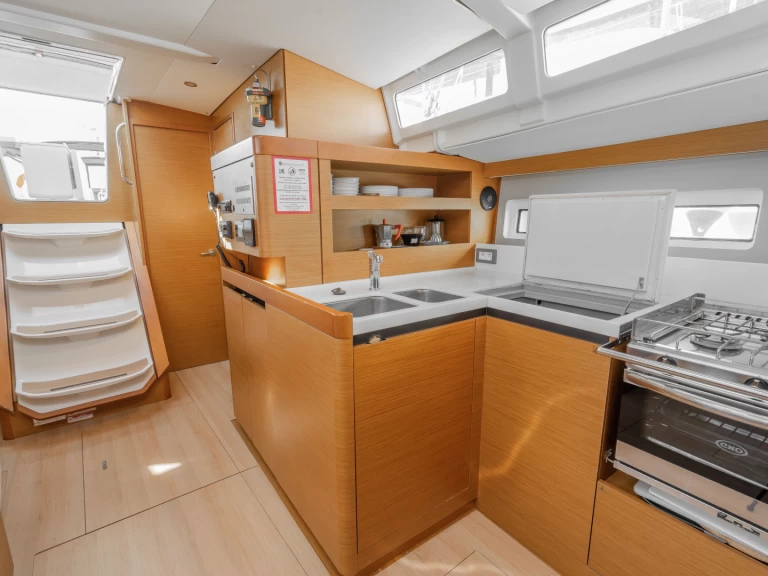 Alquiler de embarcaciones Jeanneau Sun Odyssey 490 enBenítses en Samboat