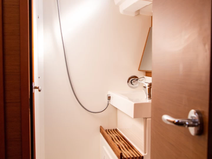 Alquiler Velero Jeanneau con o sin  título de navegación