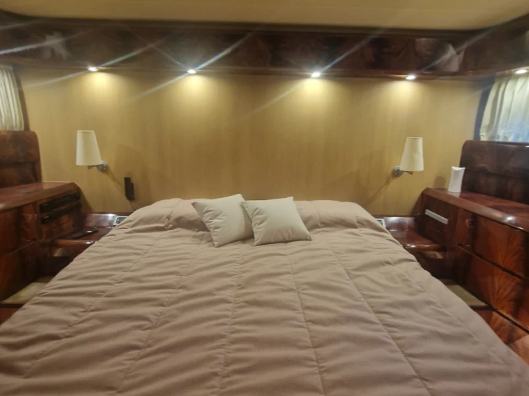 Yate de lujo para alquilar San Vincenzo al mejor precio