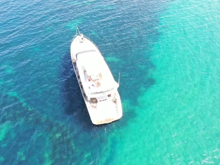 Maiora 20 s de alquiler a San Vincenzo