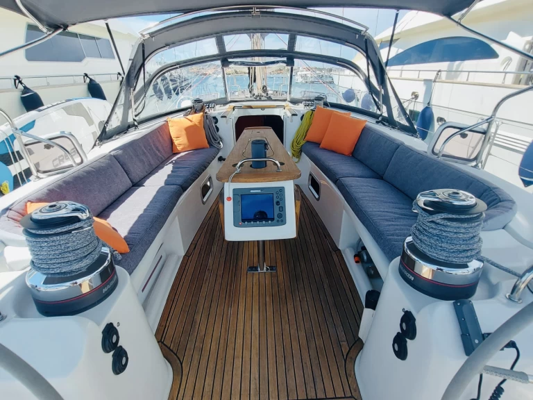 Velero para alquilar Golfo Aranci al mejor precio