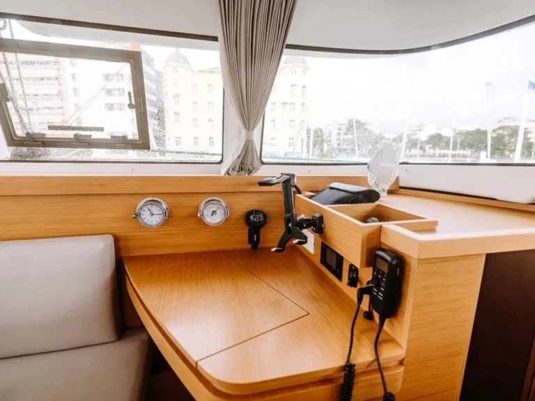 Catamarán para alquilar Fiskárdo al mejor precio