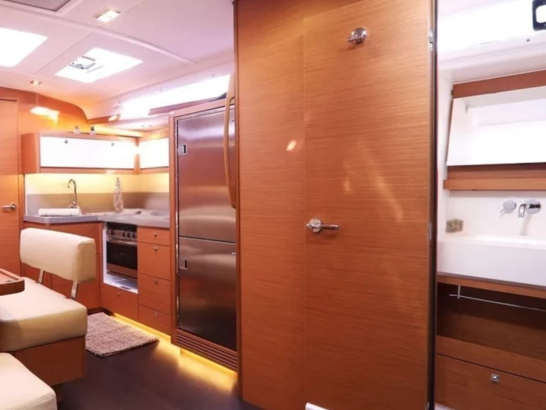 Alquiler de barcos Cagliari barato de Dufour 470