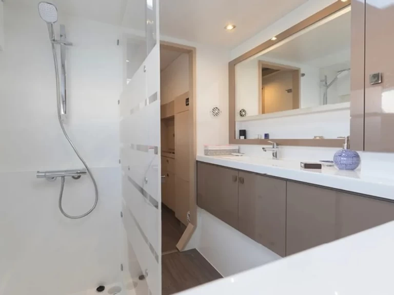 Alquiler de Fountaine Pajot Astrea 42 en Lávrio