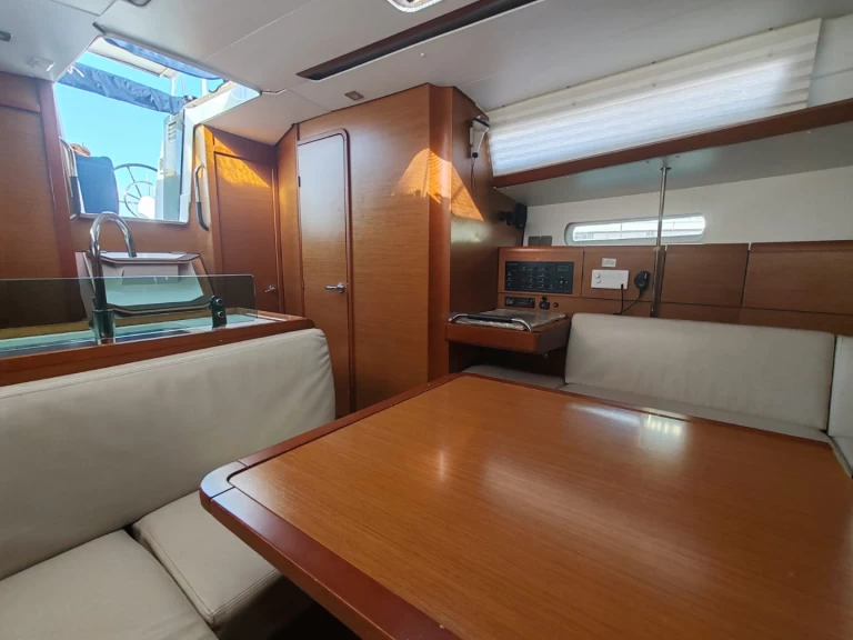 Alquiler Velero Jeanneau con o sin  título de navegación