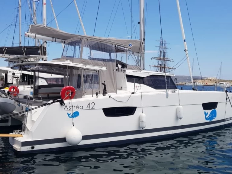 Catamarán para alquilar Lávrio al mejor precio
