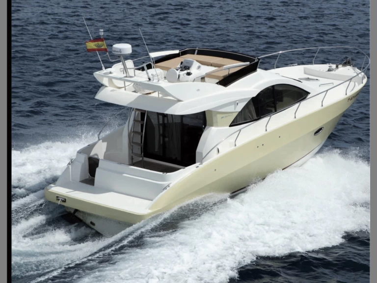 Alquiler España - Faeton F-360 Fly en SamBoat