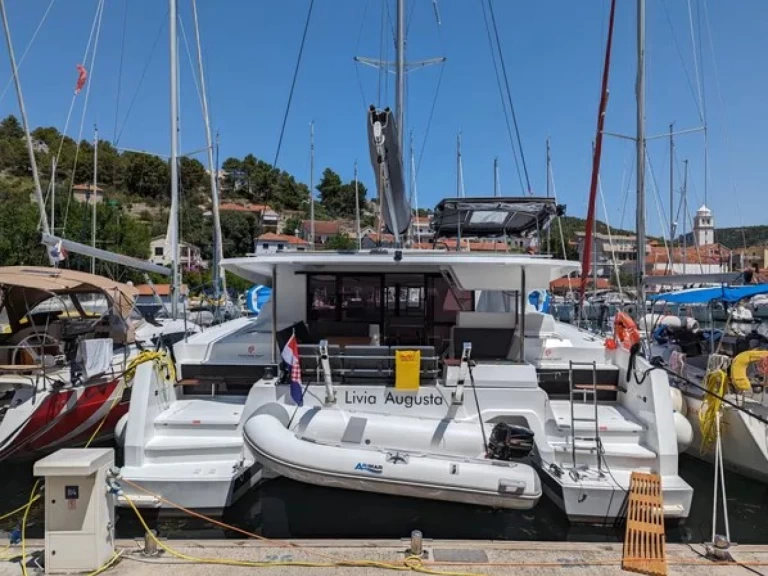 Fountaine Pajot Astrea 42 de alquiler a Primošten