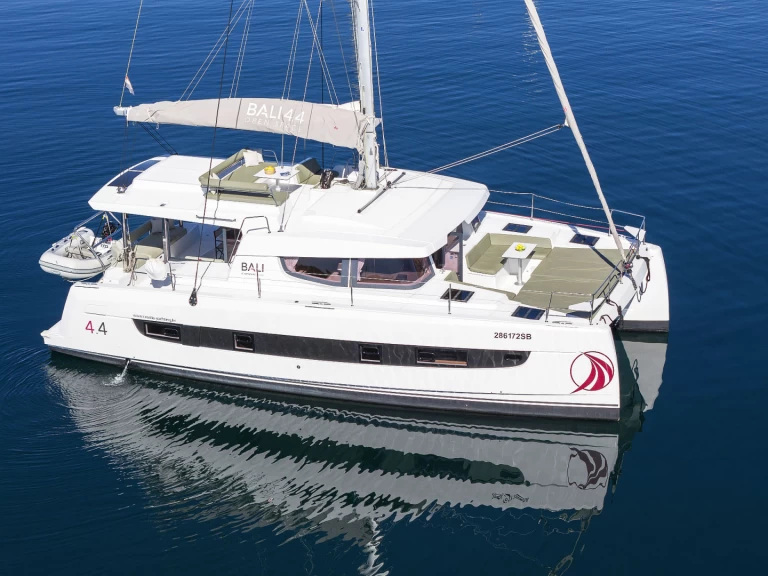 Alquiler de embarcaciones Bali Bali 4.4 enŠibenik en Samboat