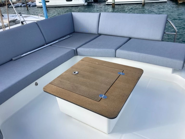 Alquiler de Catamarán, con o sin patrón Fountaine Pajot Frenchtown