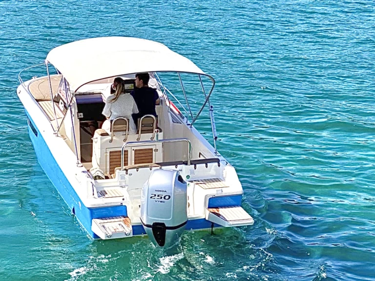 Alquiler de embarcaciones Atlantic ATLANTIC 750 SUN CRUISER enTribunj en Samboat