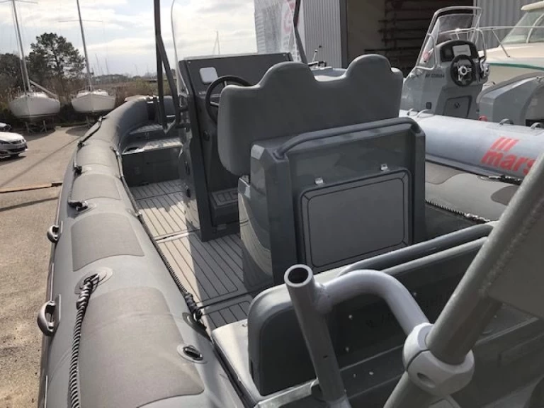 Highfield Patrol 660 de alquiler a Port-Haliguen