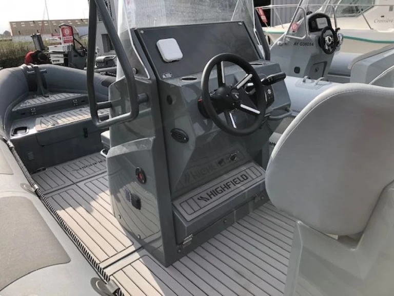 Alquiler de Highfield Patrol 660 en Port-Haliguen
