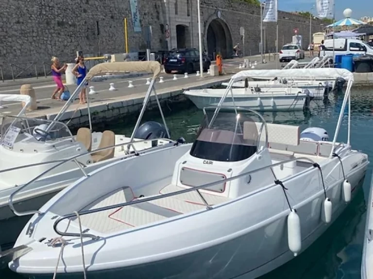 Alquiler Antibes - Selva Open Line D 5.7 en SamBoat