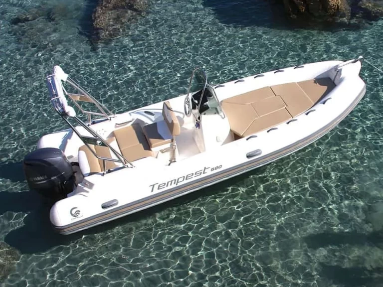 Alquiler de embarcaciones Capelli Tempest 600 enAntibes en Samboat