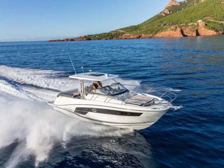 Alquiler de barcos La Trinité-sur-Mer barato de Cap Camarat 10.5 WA série 2