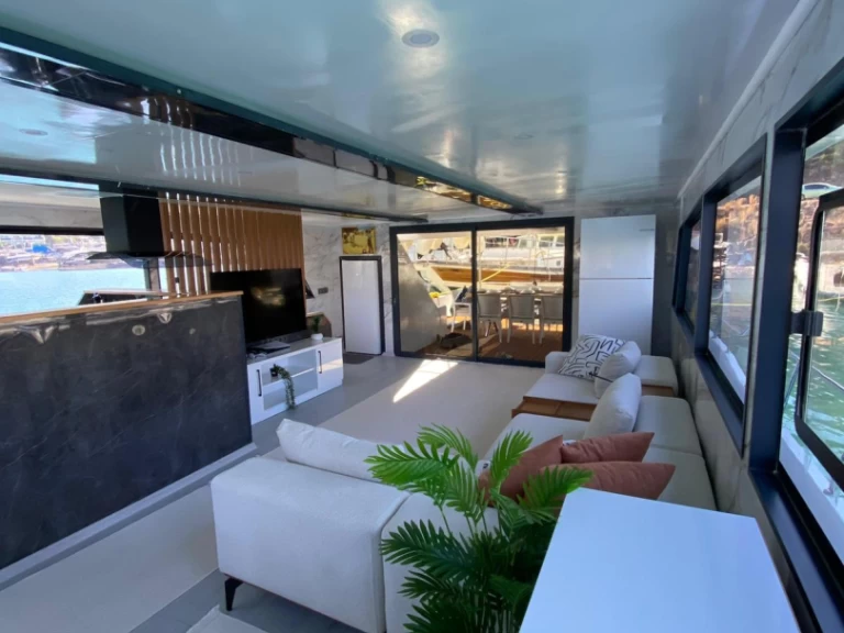 Alquiler de embarcaciones  Motor Yacht enGöcek en Samboat