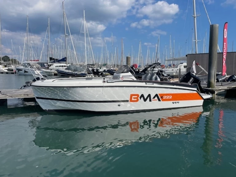 Alquiler de BMA BOATS BMA X222 en La Trinité-sur-Mer