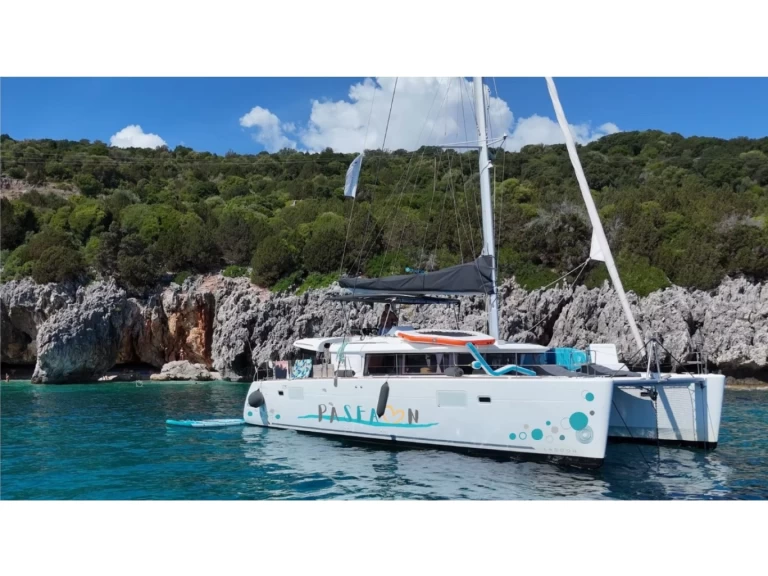 Catamarán para alquilar Lefkáda al mejor precio