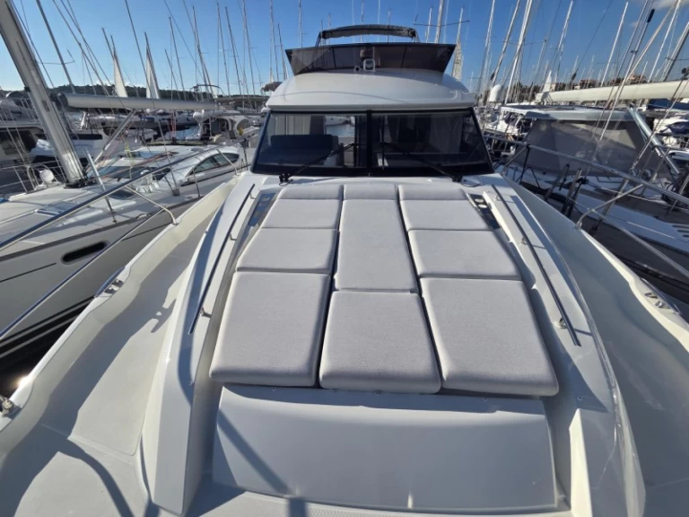 Prestige Prestige 520 Fly de alquiler a Šibenik