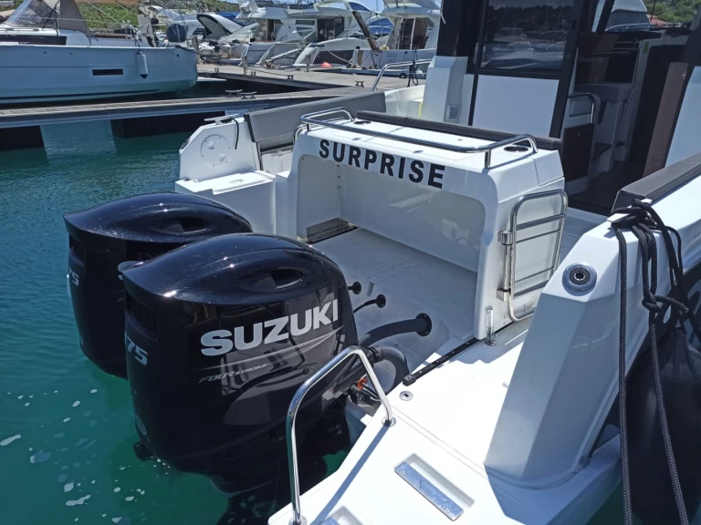 Alquiler de Jeanneau Merry Fisher 895 Sport Offshore en Punat