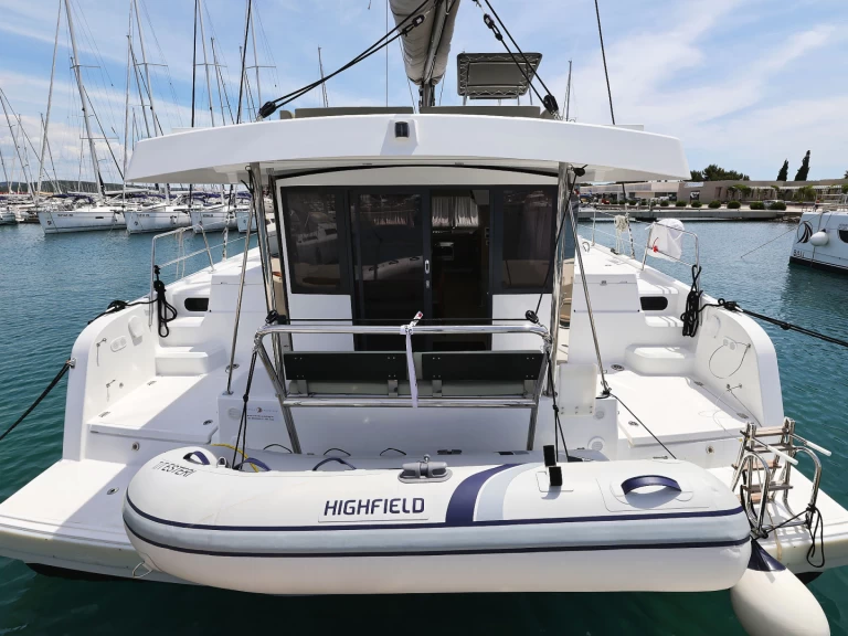 Alquiler de barcos Sukošan barato de Bali Catspace Voile