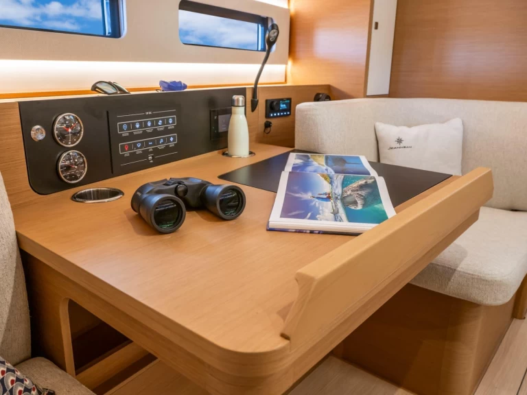 Velero para alquilar Níkiti al mejor precio