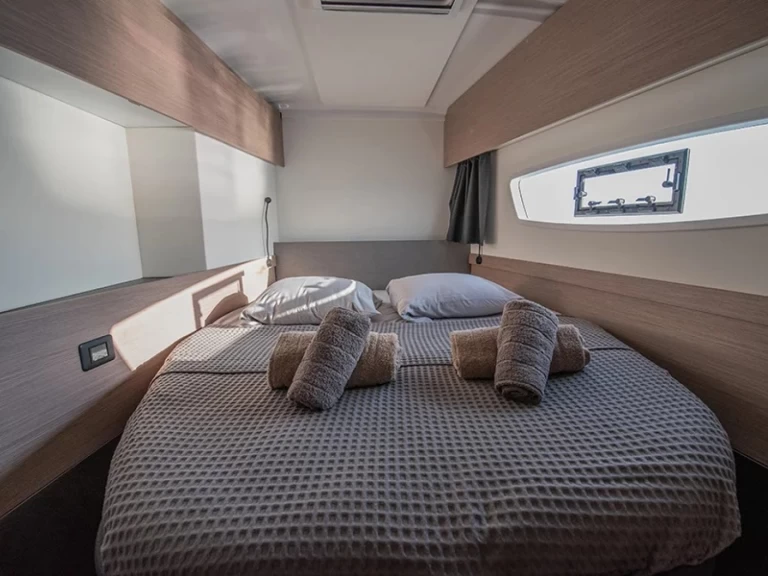 Alquiler de Catamarán, con o sin patrón Fountaine Pajot Lávrio