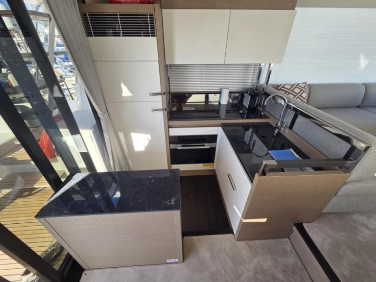 Alquiler de Prestige Prestige 520 Fly en Šibenik