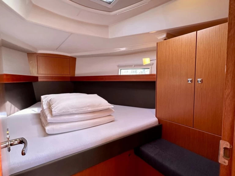 Bavaria Cruiser 37 de alquiler a Sukošan