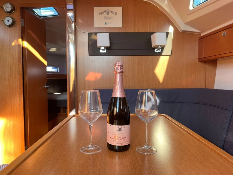 Alquiler de embarcaciones Bavaria Cruiser 41 enSukošan en Samboat