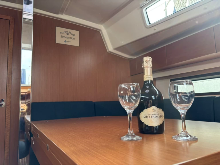 Alquiler de Velero, con o sin patrón Bavaria Drage