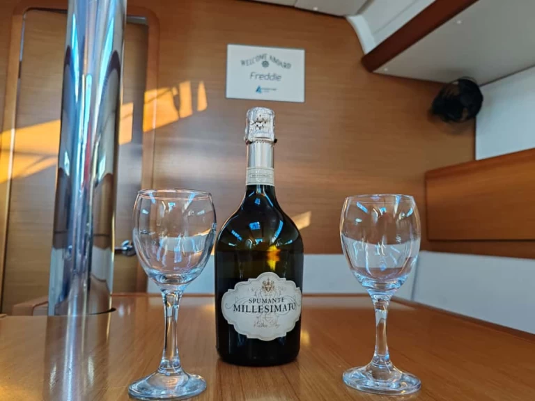 Alquiler de embarcaciones Jeanneau Sun Odyssey 389 enDrage en Samboat