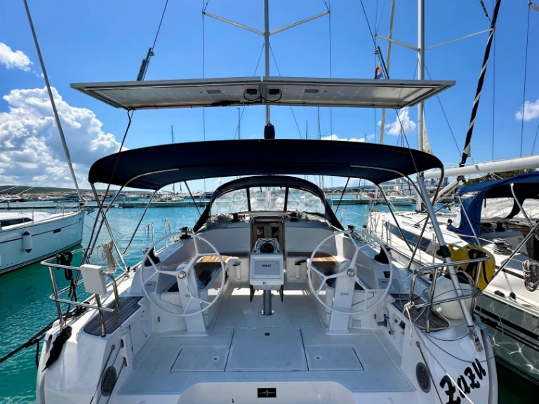 Alquiler de embarcaciones Bavaria Cruiser 46 enSukošan en Samboat