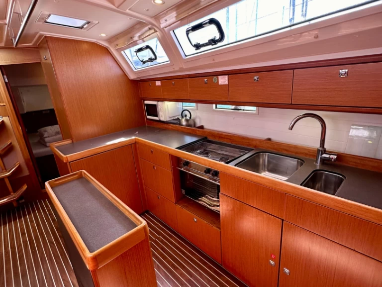 Alquiler de Velero, con o sin patrón Bavaria Sukošan