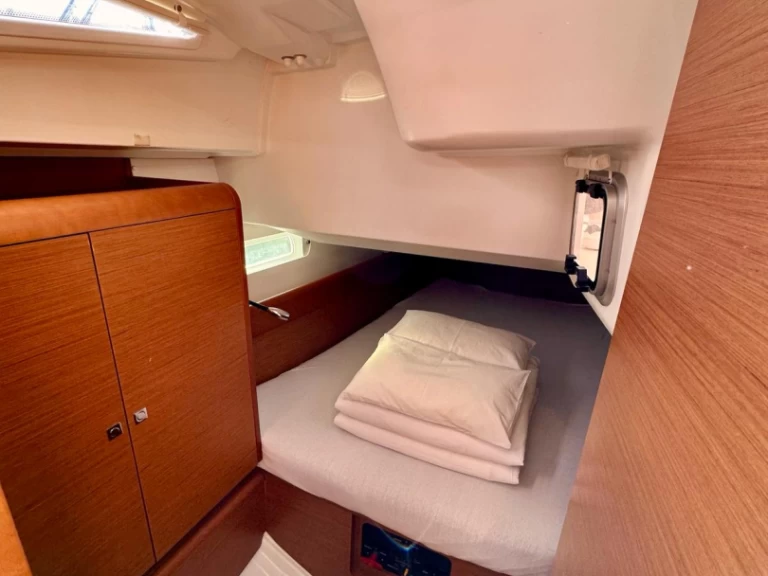 Alquiler de Jeanneau Sun Odyssey 419 en Sukošan
