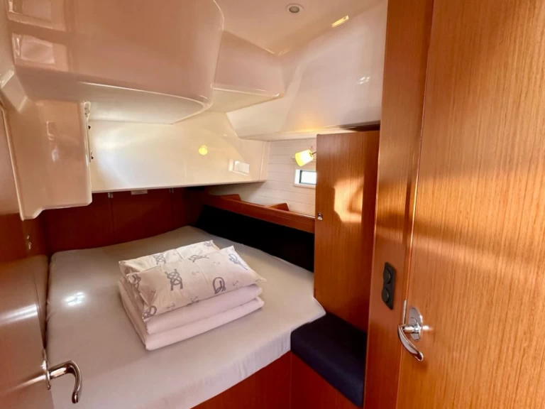 Alquiler de Velero, con o sin patrón Bavaria Sukošan