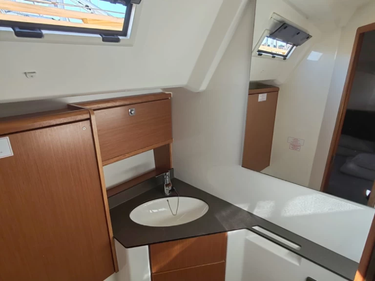 Alquiler de embarcaciones Bavaria Cruiser 46 enDrage en Samboat