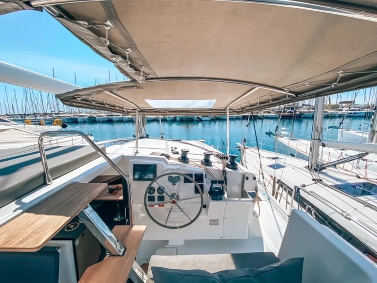 Fountaine Pajot Lucia 40 de alquiler a Pula