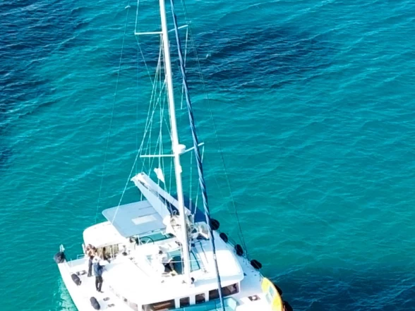 Alquiler de Catamarán, con o sin patrón Lagoon Álimos