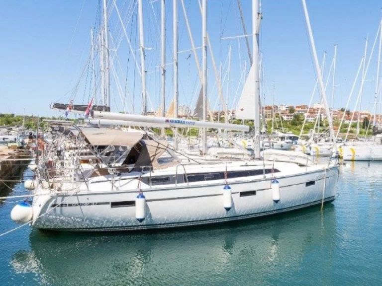 Bavaria Cruiser 37 de alquiler a Pula