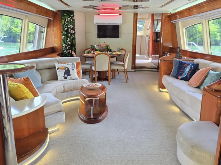 Alquiler de Yate de lujo, con o sin patrón Majesty Yachts La Romana