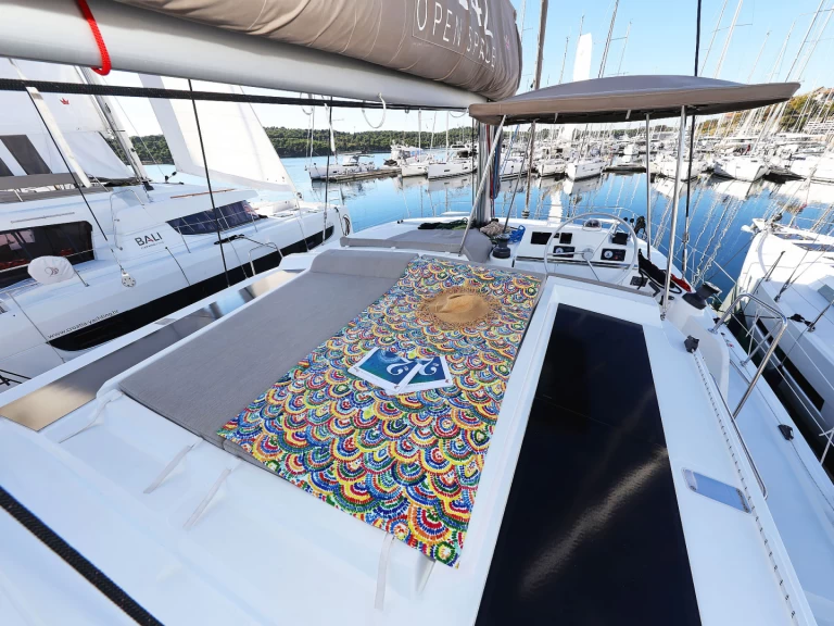 Alquiler Catamarán Bali con o sin  título de navegación