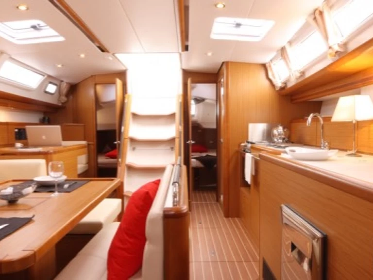 Alquiler de Velero, con o sin patrón Jeanneau Pirovac