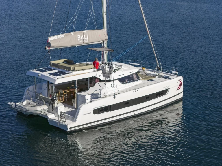 Catamarán para alquilar Šibenik al mejor precio