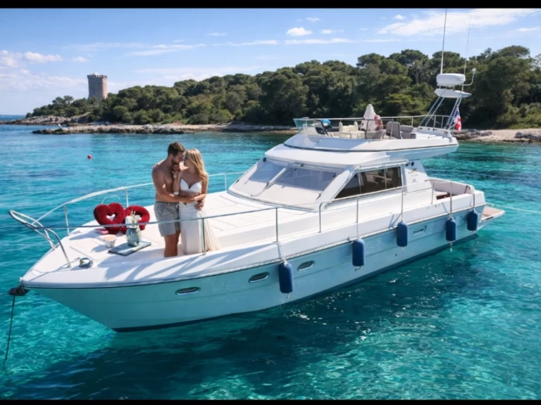 Alquiler de barcos Cannes barato de Ferretti 36