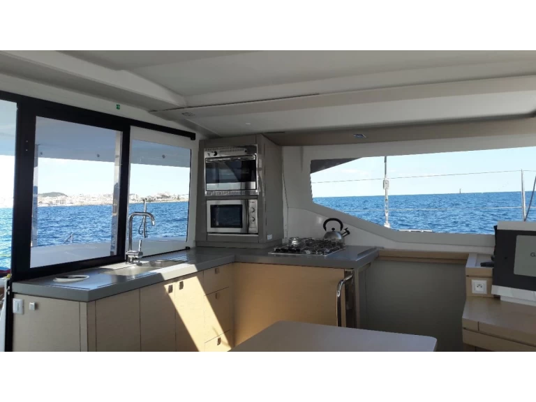 Alquiler de Catamarán, con o sin patrón Fountaine Pajot Palamós
